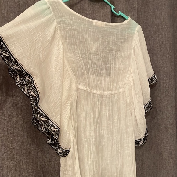 Blouse with black stitch details on chest and sleeves new without tags. Medium - Picture 5 of 8